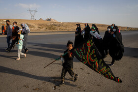 پیاده روی زائران امام رضا(ع) به سمت مشهد