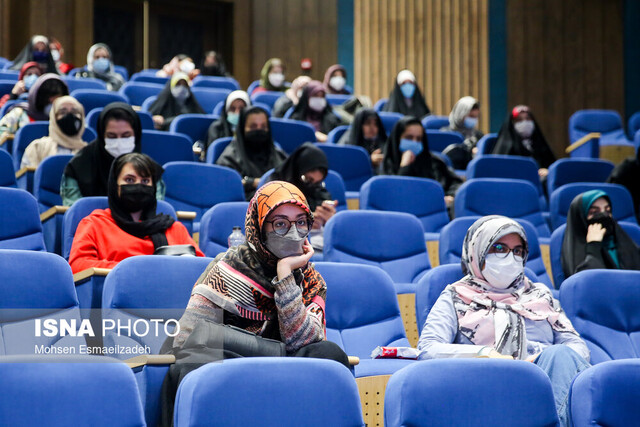 هیچ اتاقی از خودم نداشتم که آنجا بروم و درس بخوانم ... هیچ اتاقی از خودم نداشتم که آنجا بروم و درس بخوانم ...