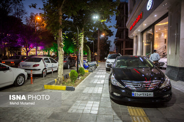 خودروهایی که در پیادهرو و مسیر دوچرخه توقف کنند، جریمه میشوند خودروهایی که در پیادهرو و مسیر دوچرخه توقف کنند، جریمه میشوند