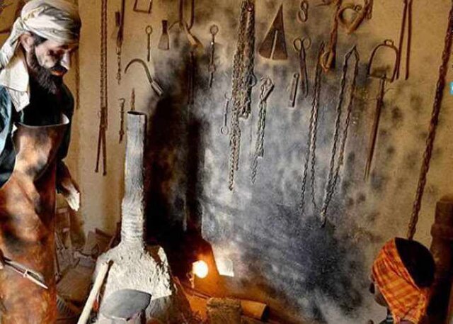 نگاهی به حِرَف گوناگون و قدیمی صنعتگران در موزه مردمشناسی گناباد