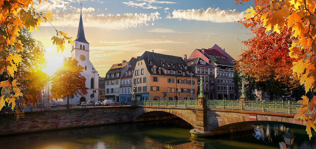 گذری بر شهری فرانسوی با معماری کلاسیک آلمانی