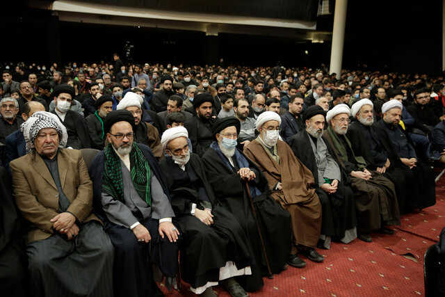 آیتالله سیدان: برنامههای روشنگر مسیر حق از باطل باید گسترش یابد