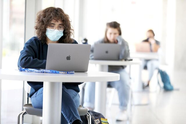 چگونه دانشگاهها در سایه اُمیکرون بازگشایی میشوند؟