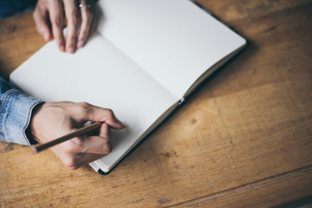 عکس تزئینی است. برای خوب نوشتن باید خوب مطالعه کرد