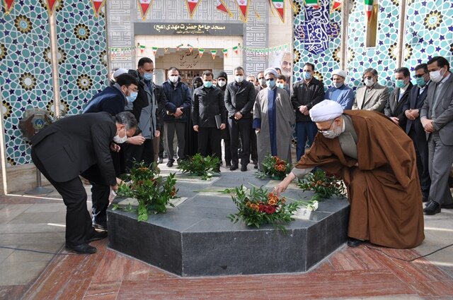 وظیفه جامعه نخبگانی تبیین دستاوردهای انقلاب اسلامی است