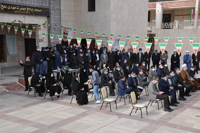 وظیفه جامعه نخبگانی تبیین دستاوردهای انقلاب اسلامی است