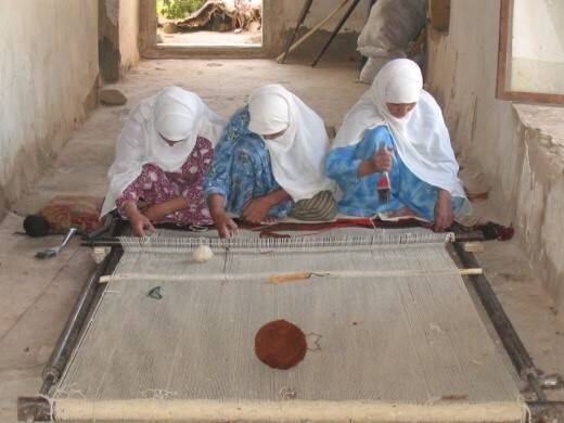 هنر گلیم ابریشمبافی یادگاری از نیاکان روستای ارگ