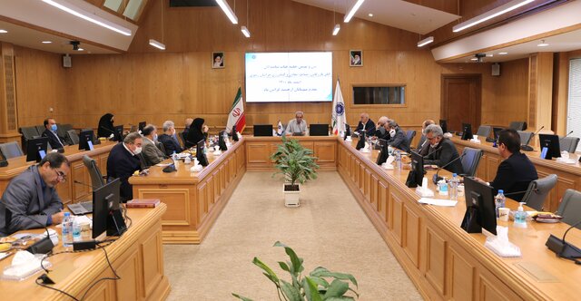 اقتصاد ایران در آغاز قرن جدید نیازمند اصلاحات جدی است اقتصاد ایران در آغاز قرن جدید نیازمند اصلاحات جدی است