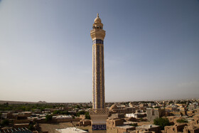 مناره های مساجد هنوز بلندترین سازه های شهر خواف هستند که از دور قابل مشاهده است و در شهر خواف حدود 60 مسجد در نقاط مختلف شهر فعال اند و نمازگزاران روزانه 5 مرتبه در این مساجد نماز می‌خوانند