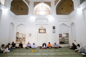 مراسم قرآن دوره یا همان جزءخوانی در مسجد جامع قدیم که در این مراسم همه حضار چند آیه ای را از جزء روزانه که قرار است خوانده بشود را تلاوت می‌کنند