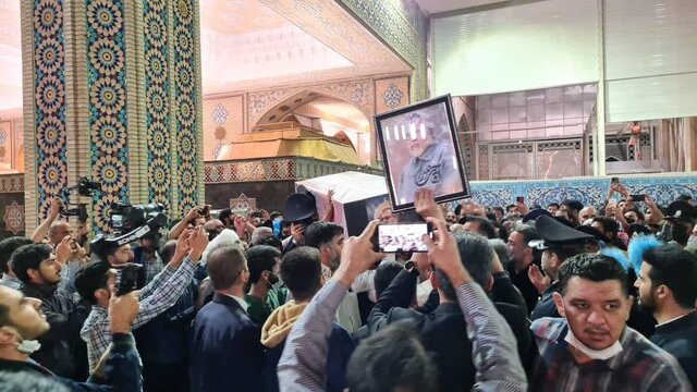 پیکر مرحوم نادر طالبزاده در حرم مطهر رضوی تشییع شد