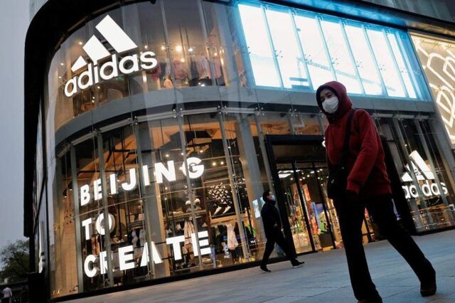 کرونا کفشهای آدیداس را به قرنطینه برد! کرونا کفشهای آدیداس را به قرنطینه برد!