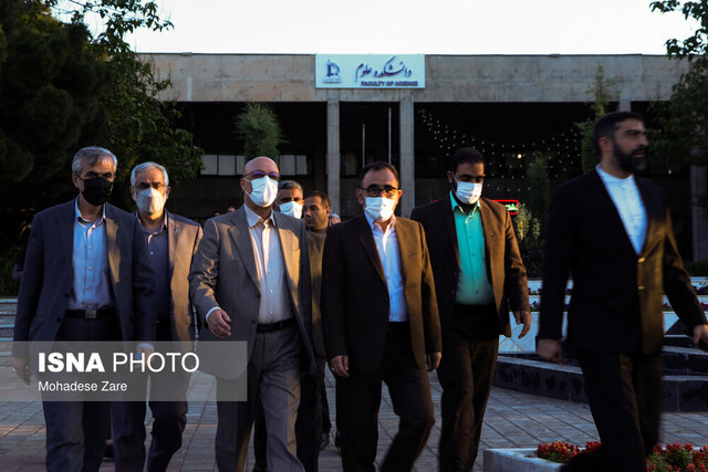 دانشگاه فردوسی مشهد یک دانشگاه مادر است دانشگاه فردوسی مشهد یک دانشگاه مادر است