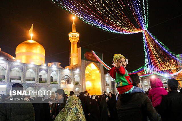 عکس از آرشیو ویژهبرنامههای ولادت صاحبالزمان(عج) در حرم مطهر رضوی