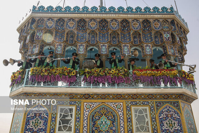 عکس آرشیوی است نگاهی به تاریخچه نقارهخانه و سقاخانه حرم رضوی