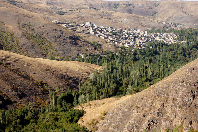 بسک؛ اولین روستای ملی ابریشمکشی