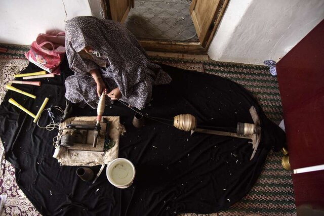 بسک؛ اولین روستای ملی ابریشمکشی