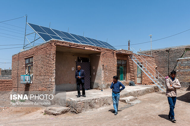 اختصاص ۴۳ میلیارد تومان برای توسعه نیروگاه‌های خورشیدی مقیاس کوچک در یزد