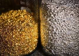 افزایش طلا با عقب‌نشینی دلار