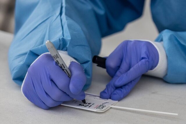 آدامسهایی با قابلیت کاهش ویروس امیکرون در بزاق