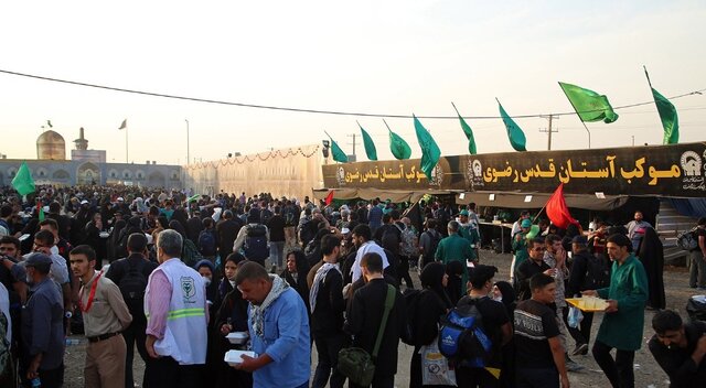 عکس تزئینی است برپایی ۶۸ موکب و توزیع ۵ میلیون غذا در ایران و عراق به مناسبت اربعین