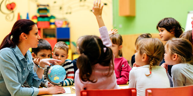 در کدام مدارس، مطالعات تغییرات آب وهوایی تدریس می شود؟ در کدام مدارس، مطالعات تغییرات آب وهوایی تدریس می شود؟