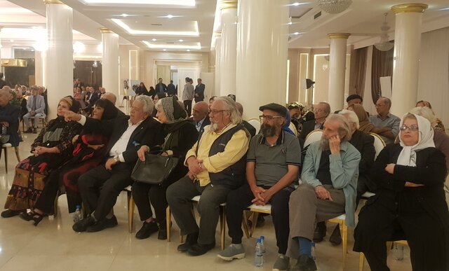 هنرمندان پیشکسوت وحدت ملی ایجاد کنند