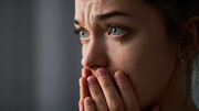 چرا بعد از گریه کردن احساس بهتری پیدا می‌کنیم؟