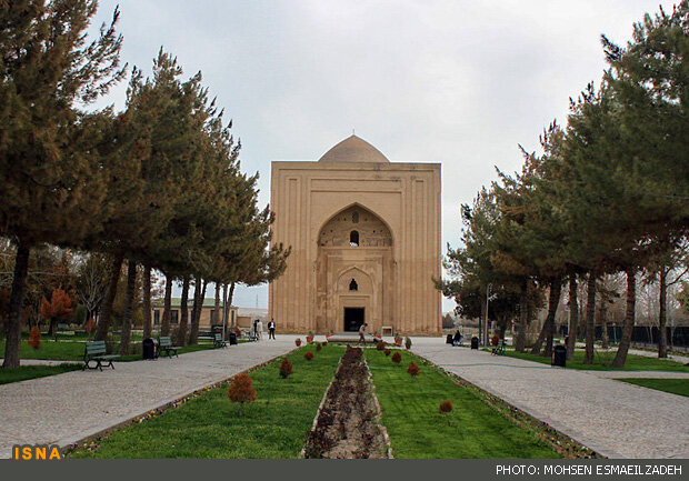 نام واقعی و کاربری هارونیه چه بوده است؟