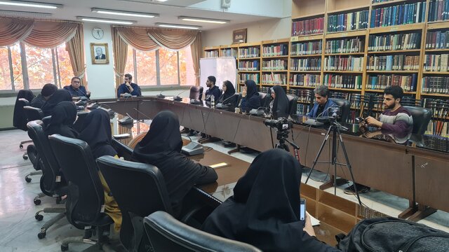 شعر امروز زنده و پویا نیست