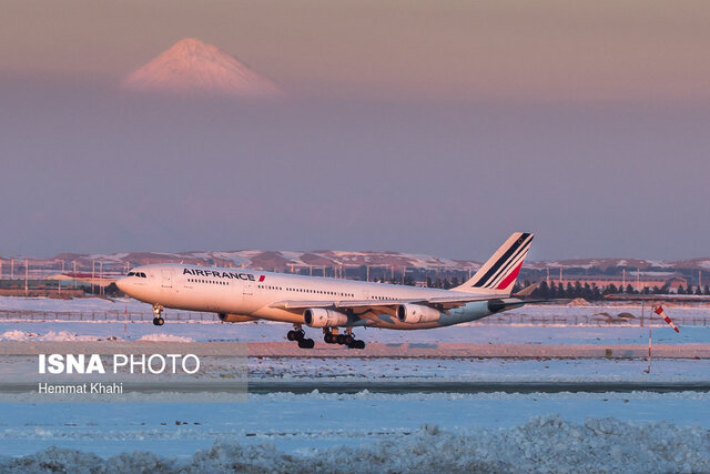 عکس از آرشیو پروازهای فرودگاه مشهد از سر گرفته شد