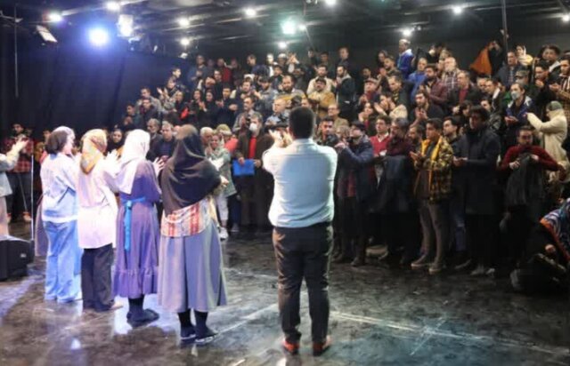 تئاتر، فریاد خفته جامعه