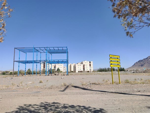 پروژه‌ نیمه‌کاره‌ای که سارقان از خیر میلگردهایش هم نگذشتند