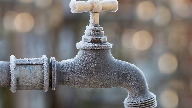 شهروندان از یخ‌زدگی کنتور و لوله‌های آب با توجه به سرمای هوا جلوگیری کنند