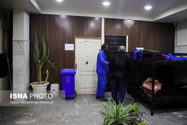 عکس تزئینی است سرمای خیابان، گرمای انسانیت، روایتی از تلاش گرمخانهها