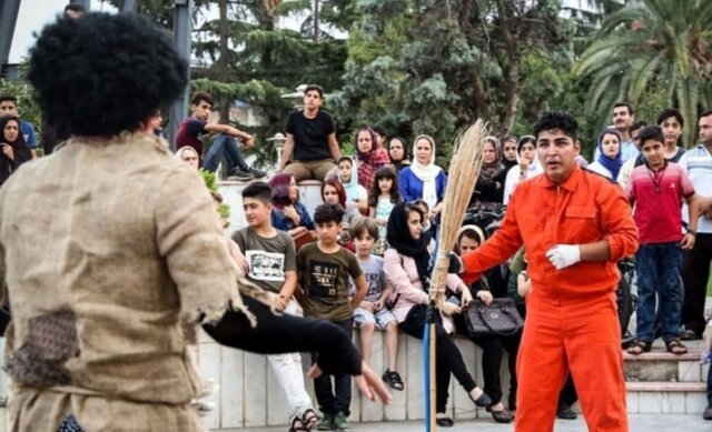 چرا تئاتر خیابانی در طول سال در مشهد اجرا نمی‌شود؟