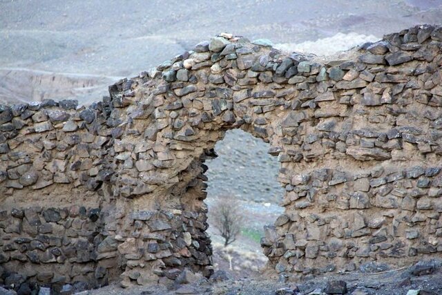 درباره قلعههای اسماعیلیه با پیشینهای تاریخی و حماسی/۱۰