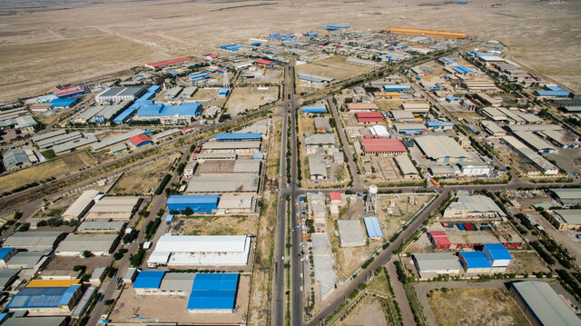جذب ۲۲۵ سرمایه‌گذار در شهرک‌ها و نواحی صنعتی استان سمنان