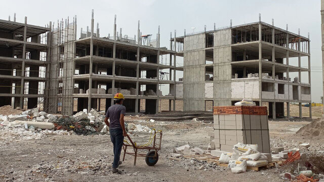 عکس از آرشیو است گرانی مصالح مردم کلات را از ساخت و ساز منصرف کرد/کمبود زمین، دلیل کُندی اجرای طرح نهضت ملی مسکن