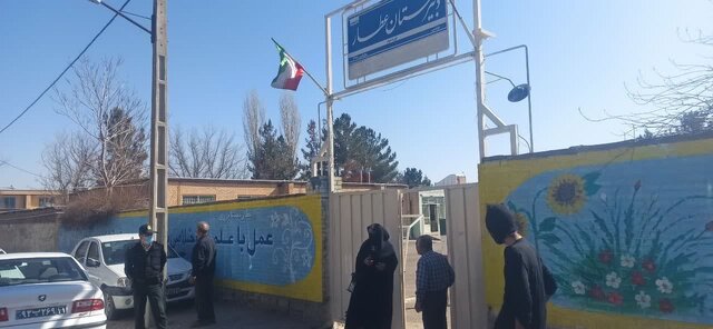 ۳۰ دانشآموز دبیرستان دخترانه قوچان دچار مسمومیت شدند/بوی نامطبوع شبیه بوی گاز بوده است