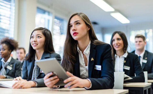 آیا آموزش حیات صنعت گردشگری را تضمین میکند؟