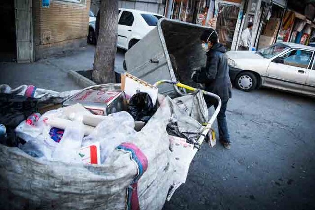 فعالیت زباله دزدها در سایه حمایت بنکداران