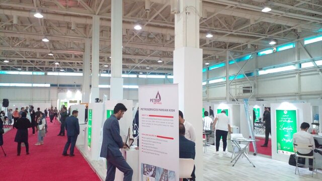 عکس از آرشیو است حضور زنان کارآفرین کوهسرخ در نمایشگاه توانمندیهای صادراتی جمهوری اسلامی ایران