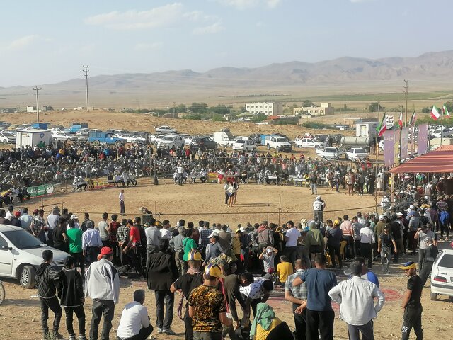 مسابقات کشتی با چوخه شهر آلماجق برگزار شد