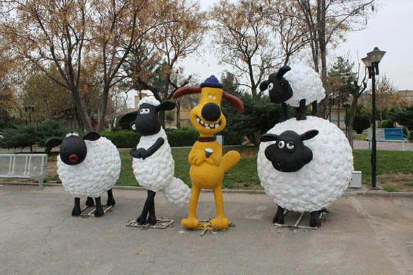 جای خالی هنرمندان در طراحی المانها و دیوارنگارههای شهر