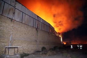 جزئیات آتش‌سوزی مهیب یک سوله نگهداری کاغذ دیواری در مشهد