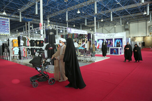 عکس آرشیوی است. آغاز به کار دومین نمایشگاه تخصصی خانواده در مشهد