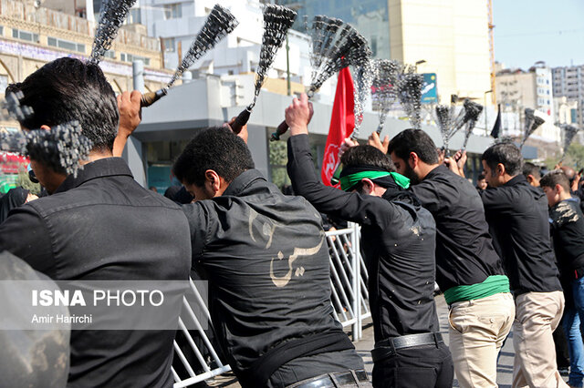 مشهد میزبان بزرگ عزاداریهای سنتی و مدرن در روز عاشوراست