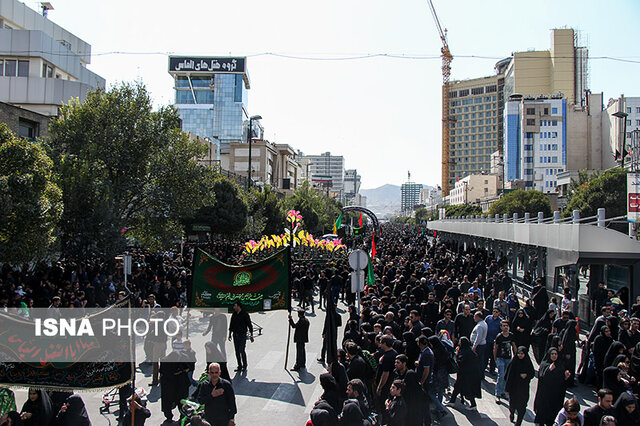 مشهد میزبان بزرگ عزاداریهای سنتی و مدرن در روز عاشوراست