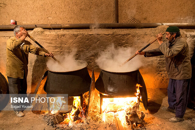 عکس از آرشیو حلیمپزان آیینی با قدمت در عاشورای حسینی